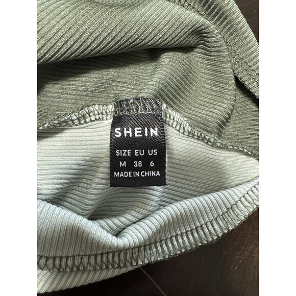 Shein Women’s Green Patchwork Crop Top Short Sleeve Size Medium - Picture 3 of 3